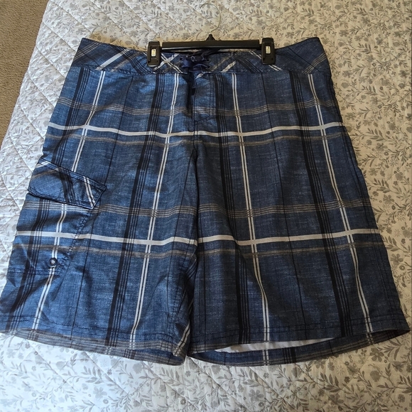 Mossimo Supply Co. Cargo Shorts Men's Size 36 Blue Plaid  Pockets 11" Inseam - Picture 1 of 5